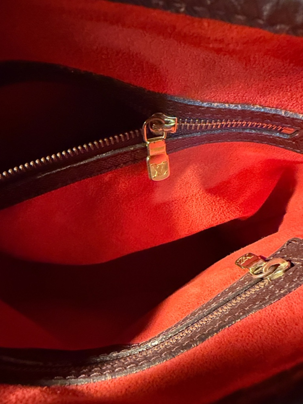 Louis Vuitton Marais Damier Ebene Bucket Tote - Picture 9 of 11